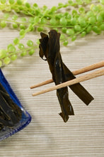 画像をギャラリービューアに読み込む, 北海道産 おしゃぶり昆布 270g チャック付き袋