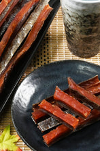 画像をギャラリービューアに読み込む, 【送料無料】つまみ蔵国産鮭とば 400g/500g 訳あり