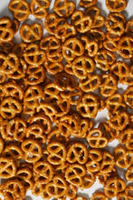 画像をギャラリービューアに読み込む, [ つまみ蔵 公式]ハート プレッツェル うま塩味1㎏「着色料・保存料不使用の 焼き菓子 プレッツェル 」 海外のお菓子 ドイツパン ( 業務用 お菓子 おやつ 駄菓子 ) ワイン おつまみ にも 千成商会
