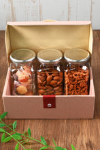 画像をギャラリービューアに読み込む, [ つまみ蔵 公式 ] おつまみ ギフト ミニボトル3本 セット 「 珍味 詰め合わせ ( 鮭 チーズ ・ 飴がけ アーモンド ・ パスタスナック )」 酒のつまみ ナッツ類 千成商会
