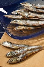 画像をギャラリービューアに読み込む, [ つまみ蔵 公式 ] 食塩不使用 国産 焼き いわし 400g 「 カルシウム が摂れる 小魚 おやつ 片口 イワシ 」 珍味 焼きめざし にぼし ( つまみ や おやつ に ) タンパク質 お菓子 千成商会
