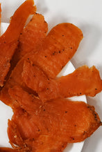 画像をギャラリービューアに読み込む, [ つまみ蔵 ] チキンジャーキー 300g [ 噛むほどジュワッ 国産 鶏ジャーキー ]  ジャーキー 干し肉 珍味 タンパク質 (酒のつまみ おやつに) 千成商会
