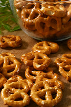 画像をギャラリービューアに読み込む, [ つまみ蔵 公式]ハート プレッツェル うま塩味1㎏「着色料・保存料不使用の 焼き菓子 プレッツェル 」 海外のお菓子 ドイツパン ( 業務用 お菓子 おやつ 駄菓子 ) ワイン おつまみ にも 千成商会
