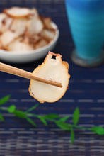 画像をギャラリービューアに読み込む, [ つまみ蔵 ] 北海道産 たこ足スライス 100g【北海道産のこだわり燻製”たこ足スライス”】 おやつ や お酒のつまみ タコ 珍味 つまみ おつまみギフト （ 酢だこ 刺し身 がお好みの方にもおすすめのおつまみ ） 千成商会
