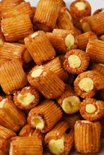 画像をギャラリービューアに読み込む, [ つまみ蔵 公式]チーズあられ 700g「容器入りで保存にも便利な 米菓 チーズ おつまみ 」 あられ や おかき の おやつ 好きなの方に( 業務用 大容量 お菓子 ) 千成商会
