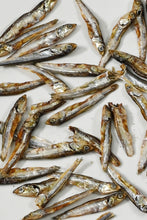 画像をギャラリービューアに読み込む, [ つまみ蔵 公式 ] 食塩不使用 国産 焼き いわし 400g 「 カルシウム が摂れる 小魚 おやつ 片口 イワシ 」 珍味 焼きめざし にぼし ( つまみ や おやつ に ) タンパク質 お菓子 千成商会
