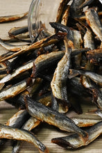 画像をギャラリービューアに読み込む, [ つまみ蔵 公式] おつまみ 焼きあご 800g「こだわり焙焼の容器入り 珍味 あご 」 小魚 トビウオ カルシウム お菓子 ( おやつ や 業務用 駄菓子 に) 千成商会
