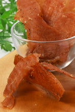 画像をギャラリービューアに読み込む, [ つまみ蔵 ] チキンジャーキー 300g [ 噛むほどジュワッ 国産 鶏ジャーキー ]  ジャーキー 干し肉 珍味 タンパク質 (酒のつまみ おやつに) 千成商会
