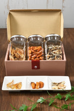 画像をギャラリービューアに読み込む, [ つまみ蔵 公式 ] おつまみ ギフト ミニボトル3本 セット 「 珍味 詰め合わせ ( パリパリ 小いわし ・ 柿の種 [ ピーナッツなし ] ・ アーモンド 小魚 カシューナッツ )」 小魚おやつ 酒のつまみ かきのたね 食べる小魚 千成商会
