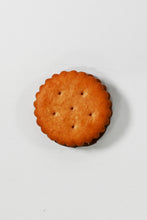 画像をギャラリービューアに読み込む, [ つまみ蔵 公式 ] 麦芽 クッキー 大容量 業務用 [ サクサク クッキー となめらか 黒糖 ジャム がクセになる ] 個包装 おかし 美味しいお菓子 業務用お菓子 [ 千成商会 ] 麦芽クッキー 黒糖ジャム入り 450g
