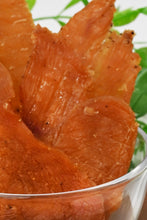 画像をギャラリービューアに読み込む, [ つまみ蔵 ] チキンジャーキー 300g [ 噛むほどジュワッ 国産 鶏ジャーキー ]  ジャーキー 干し肉 珍味 タンパク質 (酒のつまみ おやつに) 千成商会
