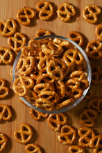 画像をギャラリービューアに読み込む, [ つまみ蔵 公式]ハート プレッツェル うま塩味1㎏「着色料・保存料不使用の 焼き菓子 プレッツェル 」 海外のお菓子 ドイツパン ( 業務用 お菓子 おやつ 駄菓子 ) ワイン おつまみ にも 千成商会
