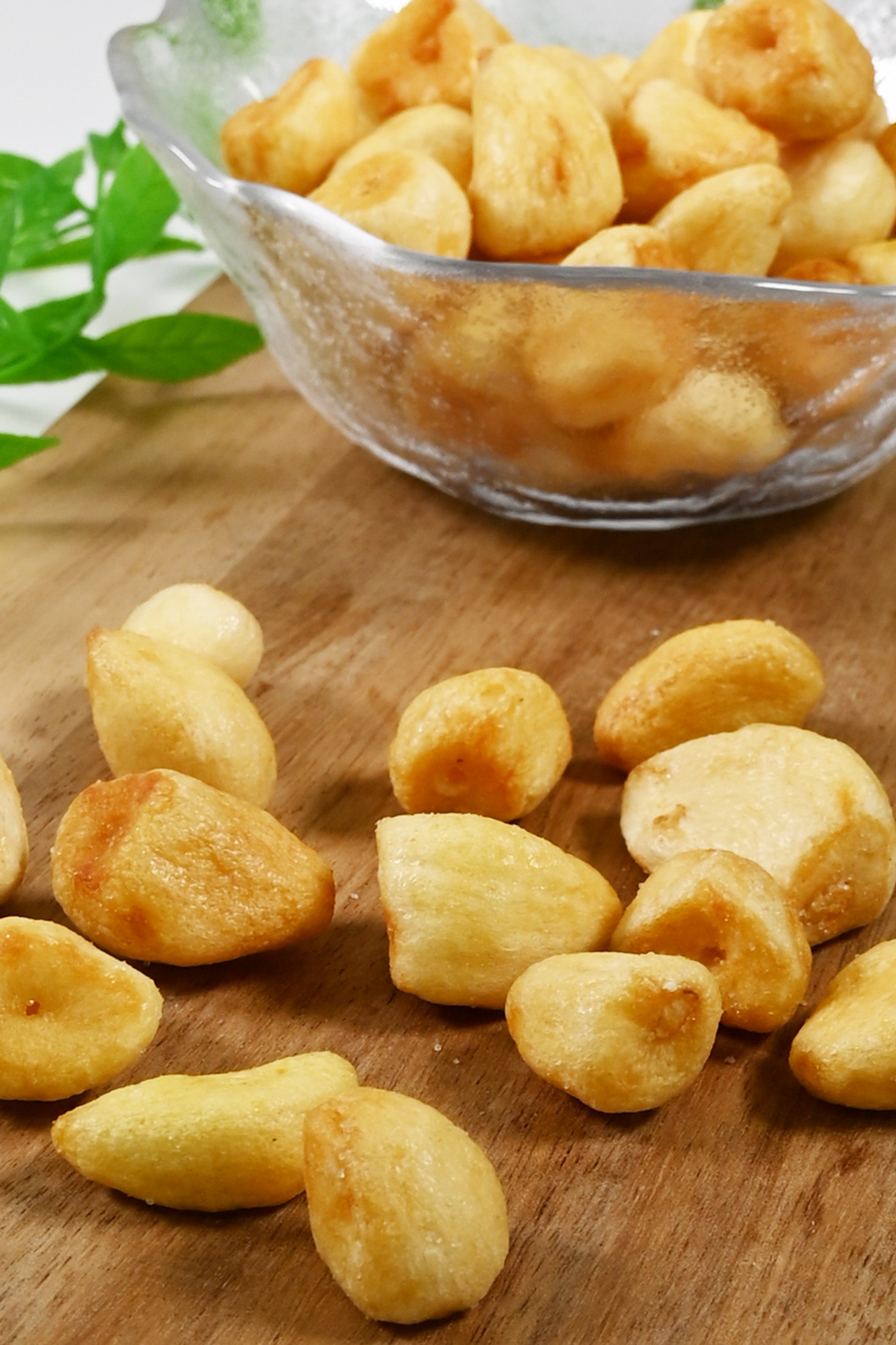 釜揚げサクサクにんにく 300g チャック付き袋 お徳用 – つまみ蔵