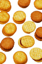 画像をギャラリービューアに読み込む, [ つまみ蔵 公式 ] 3種 ジャムサンド クッキー クラッカー 800g「 容器入り 大容量 焼き菓子 ジャムクッキー 詰め合わせ 」 りんごジャム レモンジャム いちごジャム 甘いお菓子 業務用 ( おやつ やお つまみ に ) 千成商会
