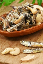 画像をギャラリービューアに読み込む, [ つまみ蔵 ] 訳あり アーモンド小魚カシューナッツ 1000g【 味・品質はそのまま 美味しい こざかな おやつ 】小魚アーモンド 珍味 酒のつまみ (手軽に カルシウム 補給ができる お菓子) 千成商会
